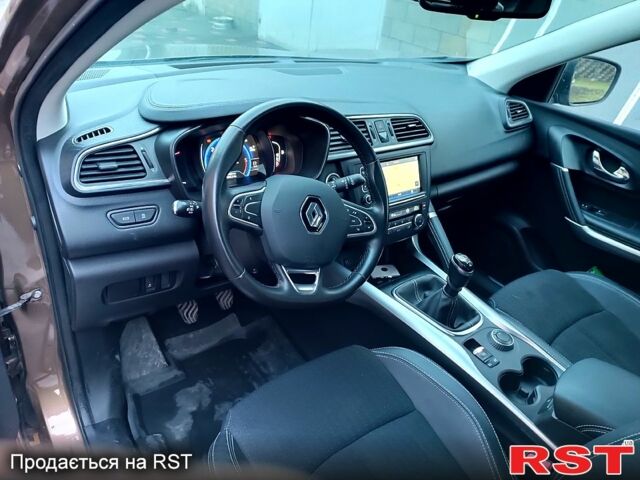 Коричневый Рено Kadjar, объемом двигателя 1.6 л и пробегом 47 тыс. км за 16999 $, фото 5 на Automoto.ua