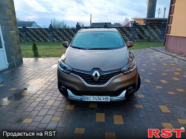 Коричневый Рено Kadjar, объемом двигателя 1.6 л и пробегом 47 тыс. км за 16999 $, фото 1 на Automoto.ua