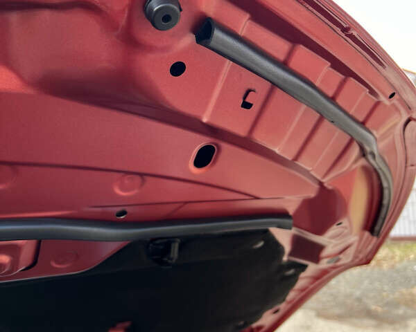 Красный Рено Kadjar, объемом двигателя 1.2 л и пробегом 175 тыс. км за 12799 $, фото 4 на Automoto.ua