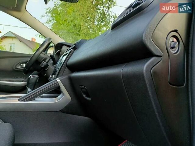 Красный Рено Kadjar, объемом двигателя 1.46 л и пробегом 285 тыс. км за 14250 $, фото 78 на Automoto.ua