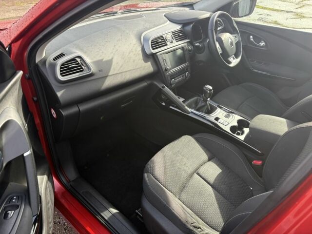 Красный Рено Kadjar, объемом двигателя 1.5 л и пробегом 120 тыс. км за 5700 $, фото 10 на Automoto.ua