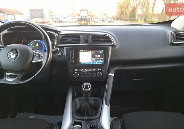 Красный Рено Kadjar, объемом двигателя 1.6 л и пробегом 243 тыс. км за 13900 $, фото 15 на Automoto.ua