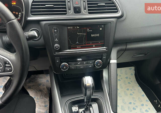 Красный Рено Kadjar, объемом двигателя 1.2 л и пробегом 220 тыс. км за 14300 $, фото 18 на Automoto.ua