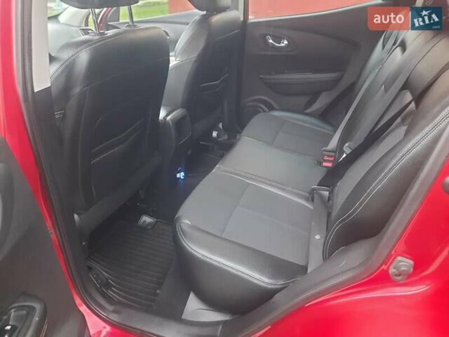 Красный Рено Kadjar, объемом двигателя 1.6 л и пробегом 210 тыс. км за 16500 $, фото 10 на Automoto.ua