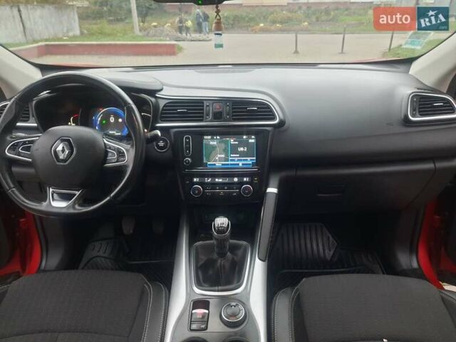 Красный Рено Kadjar, объемом двигателя 1.6 л и пробегом 210 тыс. км за 16500 $, фото 3 на Automoto.ua