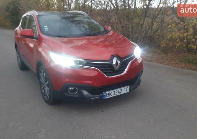 Красный Рено Kadjar, объемом двигателя 1.6 л и пробегом 210 тыс. км за 16500 $, фото 5 на Automoto.ua