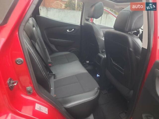 Красный Рено Kadjar, объемом двигателя 1.6 л и пробегом 210 тыс. км за 16500 $, фото 3 на Automoto.ua