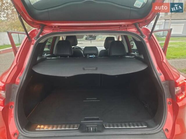 Красный Рено Kadjar, объемом двигателя 1.6 л и пробегом 210 тыс. км за 16500 $, фото 9 на Automoto.ua