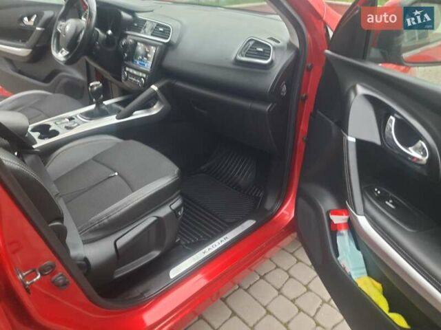 Красный Рено Kadjar, объемом двигателя 1.6 л и пробегом 210 тыс. км за 16500 $, фото 12 на Automoto.ua
