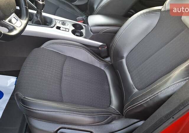 Красный Рено Kadjar, объемом двигателя 1.6 л и пробегом 243 тыс. км за 13900 $, фото 2 на Automoto.ua