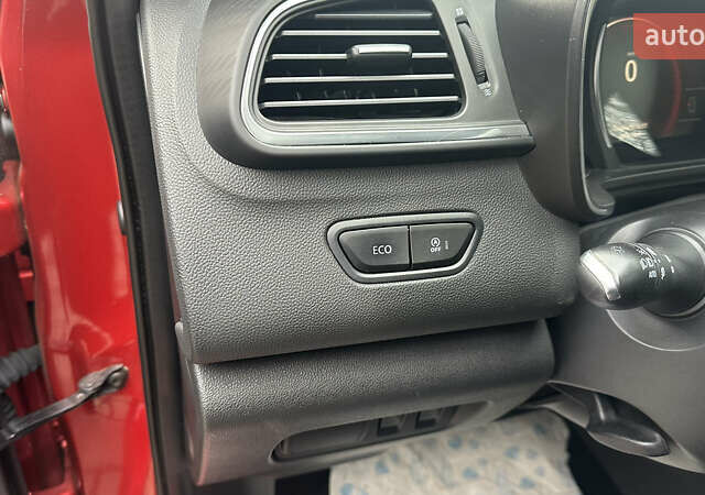 Красный Рено Kadjar, объемом двигателя 1.2 л и пробегом 220 тыс. км за 14300 $, фото 16 на Automoto.ua