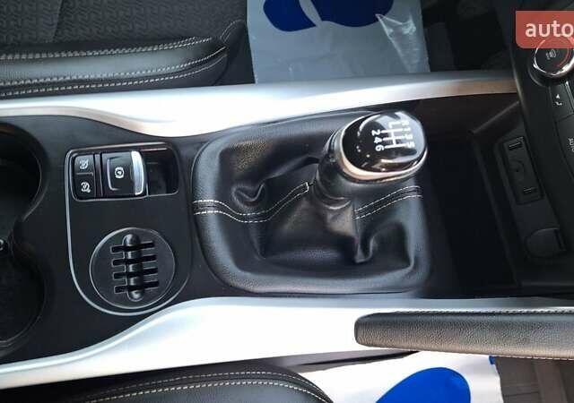 Красный Рено Kadjar, объемом двигателя 1.6 л и пробегом 243 тыс. км за 13900 $, фото 21 на Automoto.ua