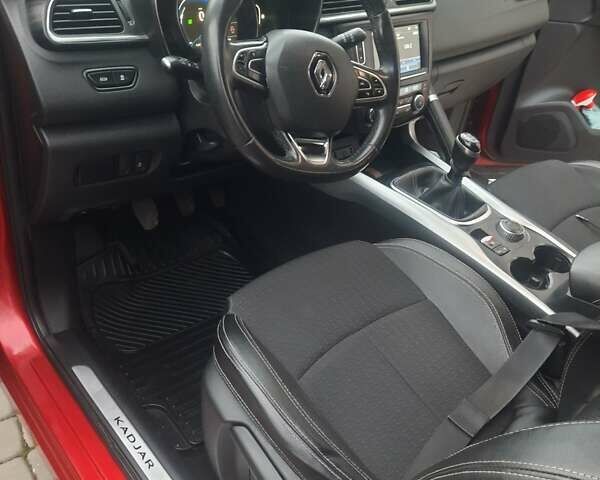 Красный Рено Kadjar, объемом двигателя 1.6 л и пробегом 210 тыс. км за 16500 $, фото 8 на Automoto.ua