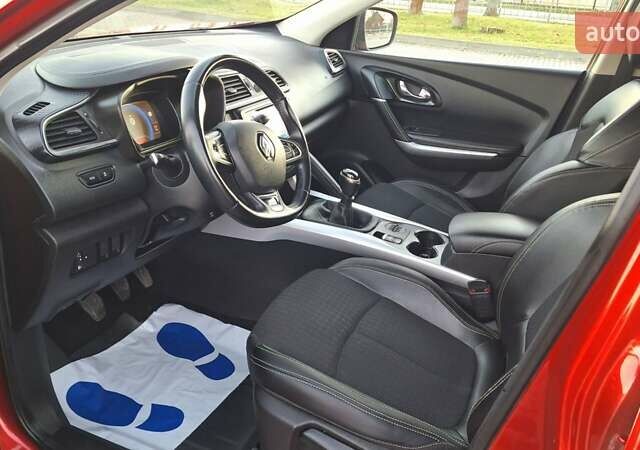 Красный Рено Kadjar, объемом двигателя 1.6 л и пробегом 243 тыс. км за 13900 $, фото 26 на Automoto.ua