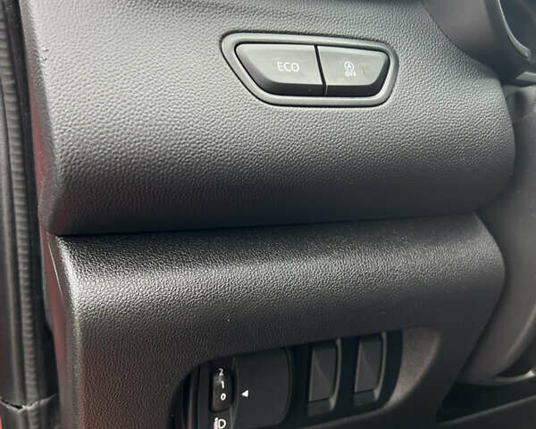 Красный Рено Kadjar, объемом двигателя 1.5 л и пробегом 195 тыс. км за 14444 $, фото 54 на Automoto.ua