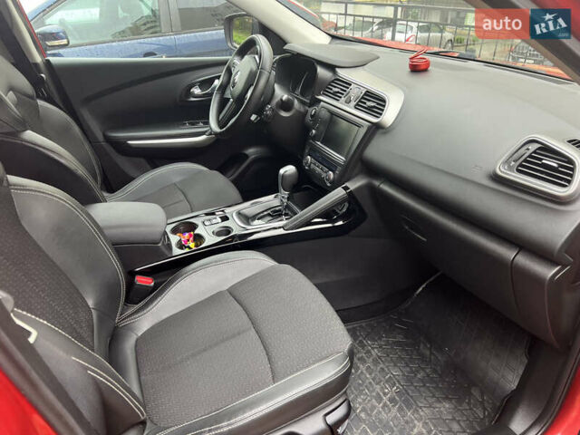 Красный Рено Kadjar, объемом двигателя 1.5 л и пробегом 195 тыс. км за 14500 $, фото 3 на Automoto.ua