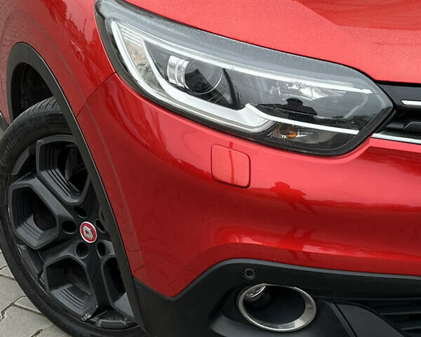 Красный Рено Kadjar, объемом двигателя 1.5 л и пробегом 196 тыс. км за 13950 $, фото 7 на Automoto.ua
