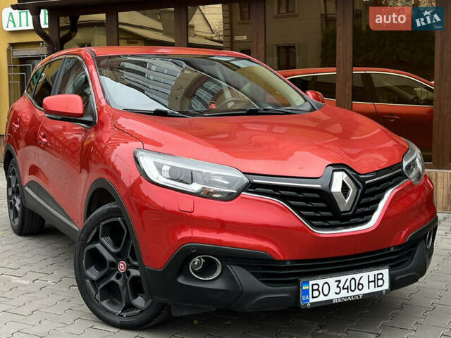 Красный Рено Kadjar, объемом двигателя 1.5 л и пробегом 196 тыс. км за 13950 $, фото 1 на Automoto.ua