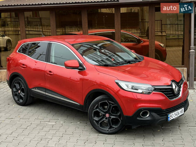 Красный Рено Kadjar, объемом двигателя 1.5 л и пробегом 196 тыс. км за 13950 $, фото 2 на Automoto.ua