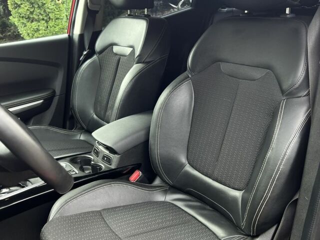 Красный Рено Kadjar, объемом двигателя 1.5 л и пробегом 195 тыс. км за 14444 $, фото 6 на Automoto.ua