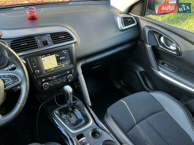 Червоний Рено Kadjar, об'ємом двигуна 1.5 л та пробігом 195 тис. км за 13950 $, фото 36 на Automoto.ua