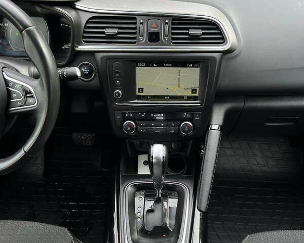 Красный Рено Kadjar, объемом двигателя 1.5 л и пробегом 195 тыс. км за 14444 $, фото 50 на Automoto.ua