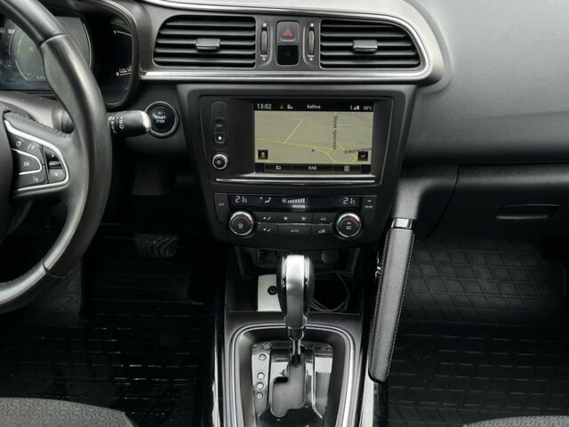 Красный Рено Kadjar, объемом двигателя 1.5 л и пробегом 195 тыс. км за 14444 $, фото 5 на Automoto.ua