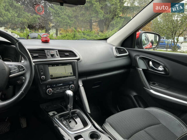 Красный Рено Kadjar, объемом двигателя 1.5 л и пробегом 195 тыс. км за 14444 $, фото 51 на Automoto.ua