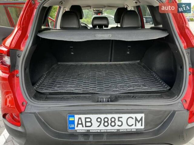 Красный Рено Kadjar, объемом двигателя 1.2 л и пробегом 56 тыс. км за 15700 $, фото 18 на Automoto.ua