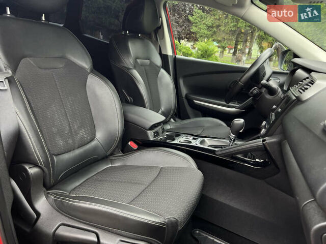 Красный Рено Kadjar, объемом двигателя 1.5 л и пробегом 196 тыс. км за 13950 $, фото 34 на Automoto.ua