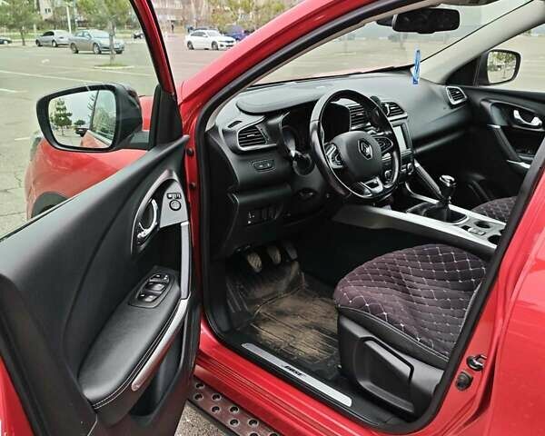 Красный Рено Kadjar, объемом двигателя 1.46 л и пробегом 185 тыс. км за 18500 $, фото 11 на Automoto.ua