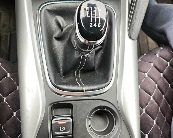 Красный Рено Kadjar, объемом двигателя 1.46 л и пробегом 185 тыс. км за 18500 $, фото 18 на Automoto.ua