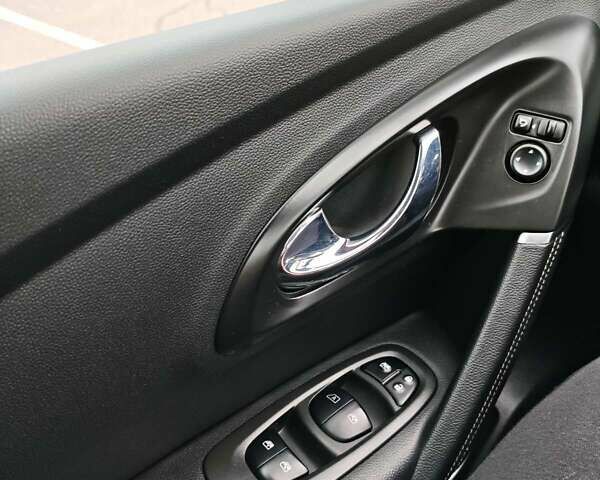 Красный Рено Kadjar, объемом двигателя 1.46 л и пробегом 185 тыс. км за 18500 $, фото 14 на Automoto.ua