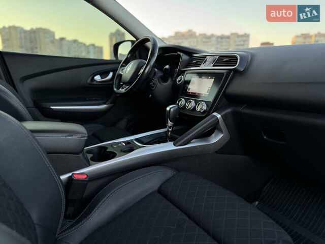 Червоний Рено Kadjar, об'ємом двигуна 1.46 л та пробігом 117 тис. км за 20900 $, фото 38 на Automoto.ua
