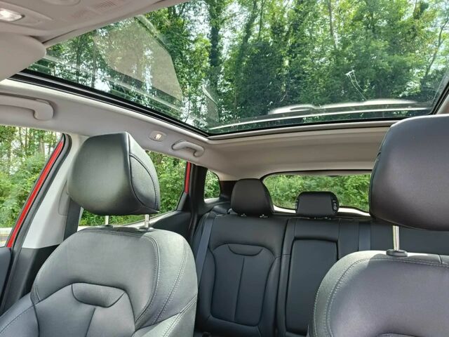 Красный Рено Kadjar, объемом двигателя 1.3 л и пробегом 26 тыс. км за 10700 $, фото 6 на Automoto.ua