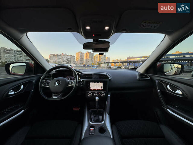 Червоний Рено Kadjar, об'ємом двигуна 1.46 л та пробігом 117 тис. км за 20900 $, фото 2 на Automoto.ua