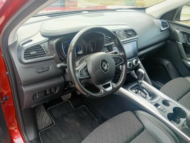 Рено Kadjar 2020 в Кривом Роге на Automoto.ua Красный Рено Kadjar, объемом двигателя 1.5 л и пробегом 42 тыс. км за 13000 $, фото 8 на Automoto.ua