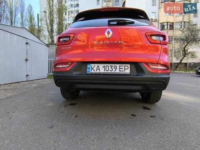 Красный Рено Kadjar, объемом двигателя 1.46 л и пробегом 68 тыс. км за 22868 $, фото 4 на Automoto.ua