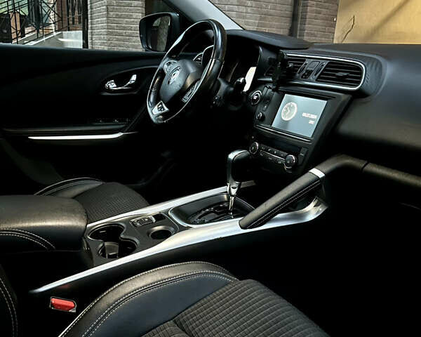 Рено Kadjar, объемом двигателя 1.46 л и пробегом 158 тыс. км за 15600 $, фото 5 на Automoto.ua