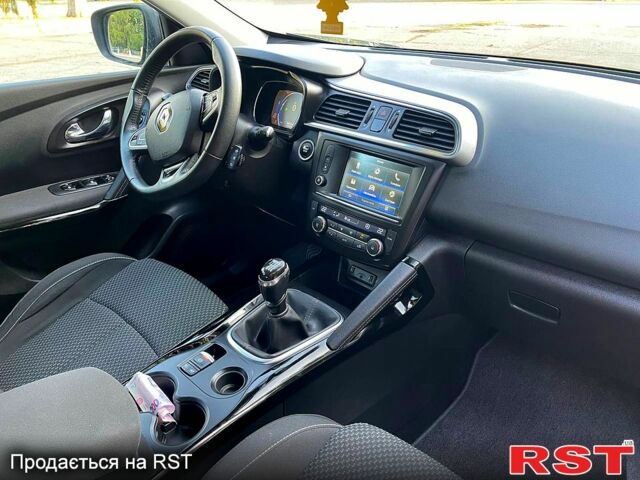 Рено Kadjar, объемом двигателя 1.5 л и пробегом 191 тыс. км за 15700 $, фото 5 на Automoto.ua