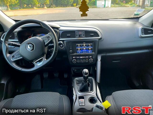 Рено Kadjar, объемом двигателя 1.5 л и пробегом 191 тыс. км за 15700 $, фото 7 на Automoto.ua