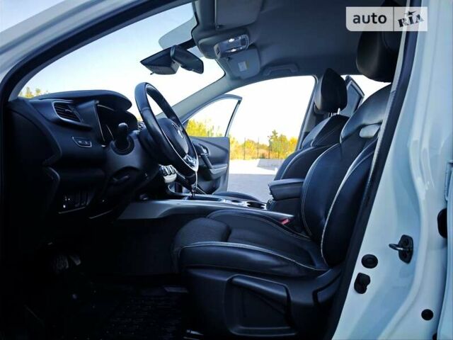 Рено Kadjar, объемом двигателя 1.46 л и пробегом 138 тыс. км за 20500 $, фото 49 на Automoto.ua