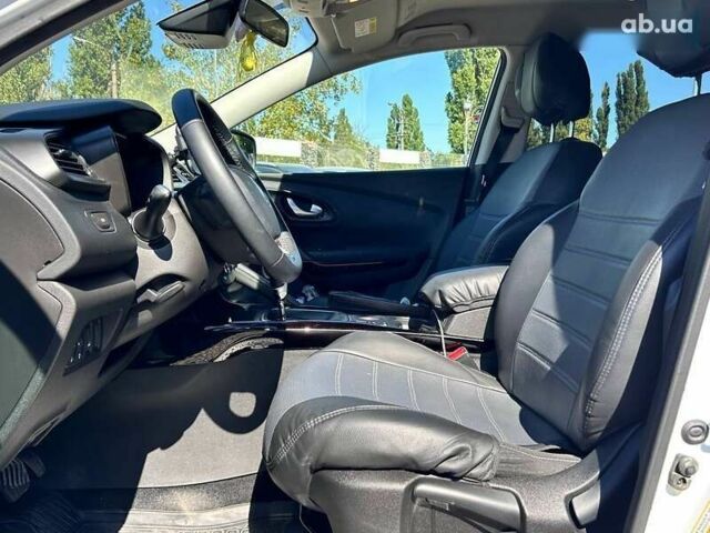 Рено Kadjar, объемом двигателя 1.5 л и пробегом 85 тыс. км за 18800 $, фото 14 на Automoto.ua
