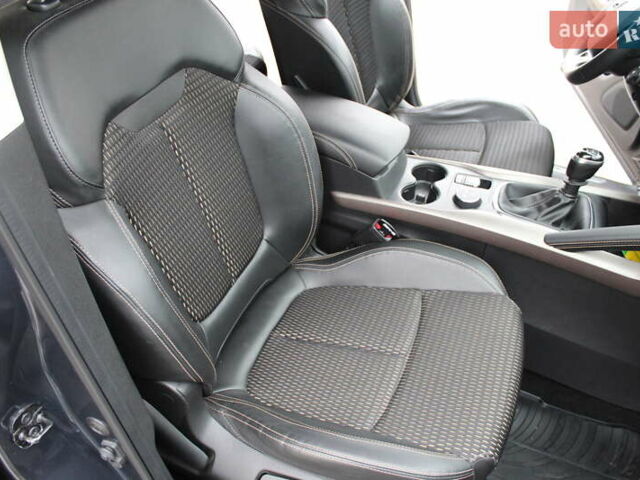 Серый Рено Kadjar, объемом двигателя 1.6 л и пробегом 92 тыс. км за 17500 $, фото 20 на Automoto.ua