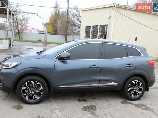 Серый Рено Kadjar, объемом двигателя 1.6 л и пробегом 92 тыс. км за 17500 $, фото 2 на Automoto.ua