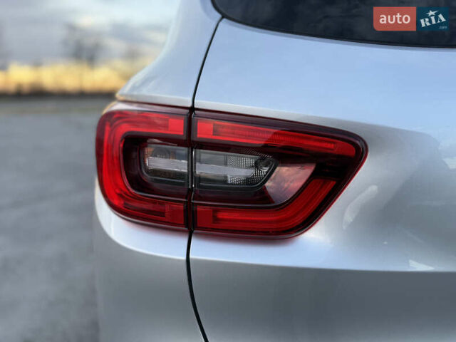 Серый Рено Kadjar, объемом двигателя 1.5 л и пробегом 134 тыс. км за 16500 $, фото 24 на Automoto.ua