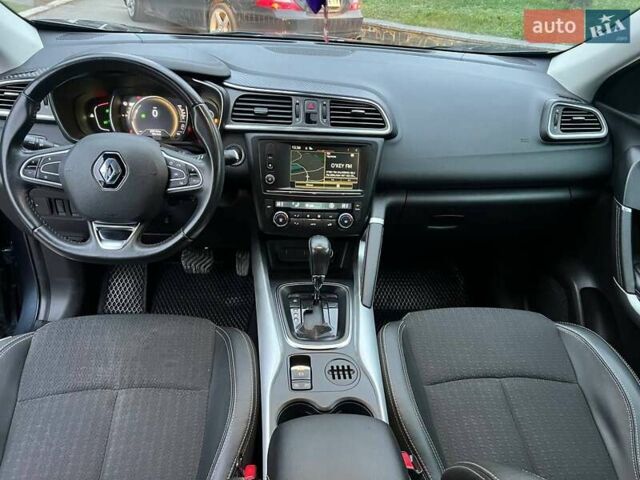 Серый Рено Kadjar, объемом двигателя 1.46 л и пробегом 275 тыс. км за 14600 $, фото 24 на Automoto.ua