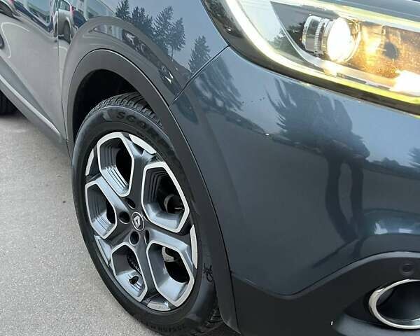 Серый Рено Kadjar, объемом двигателя 1.46 л и пробегом 275 тыс. км за 14600 $, фото 5 на Automoto.ua