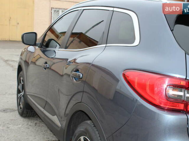 Серый Рено Kadjar, объемом двигателя 1.6 л и пробегом 92 тыс. км за 17500 $, фото 4 на Automoto.ua