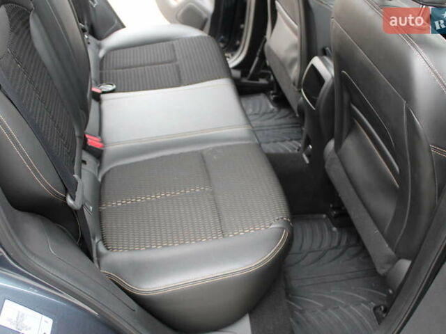 Серый Рено Kadjar, объемом двигателя 1.6 л и пробегом 92 тыс. км за 17500 $, фото 21 на Automoto.ua